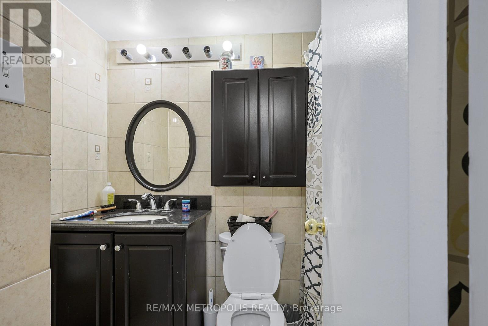 902 - 5 San Romano Way, Toronto, Ontario  M3N 2Y4 - Photo 19 - W12105532