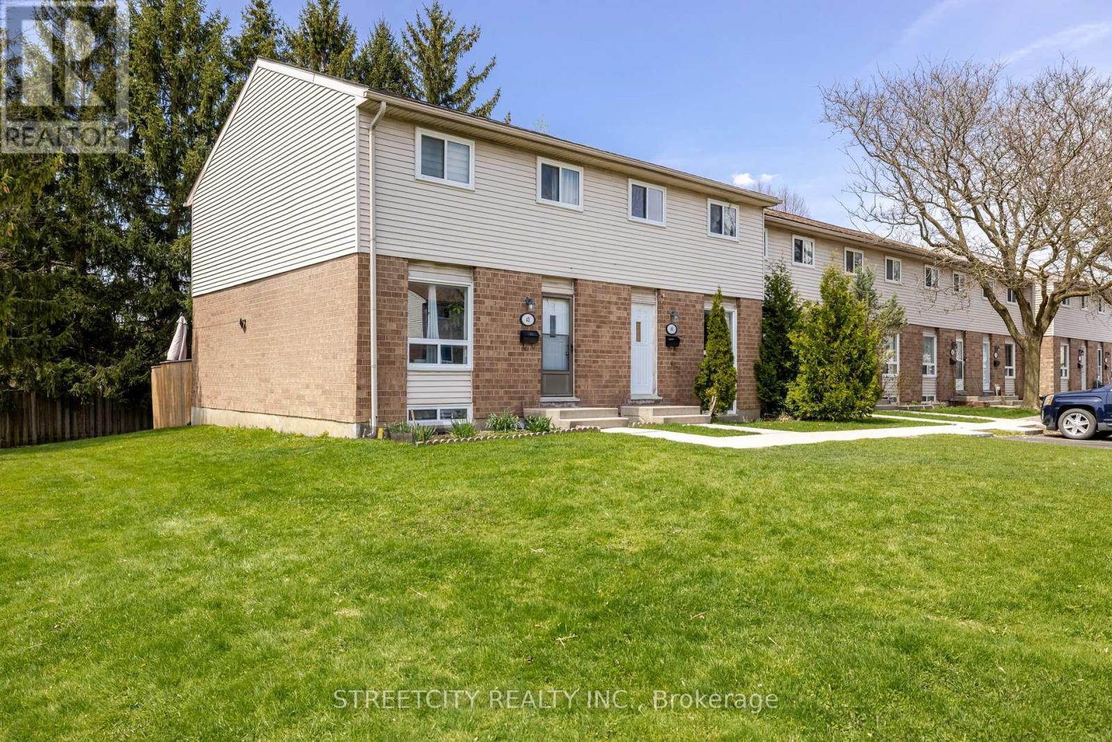 Photo 2 of 14 for 40 - 311 Vesta Road