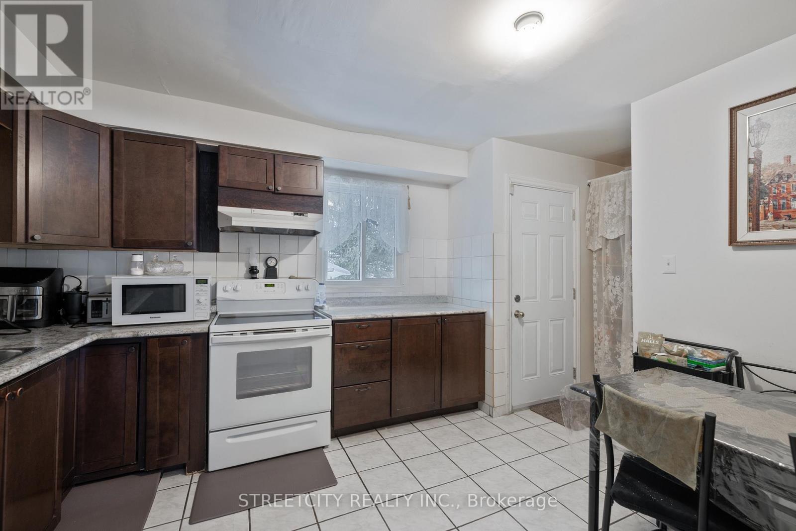 Photo 3 of 14 for 40 - 311 Vesta Road