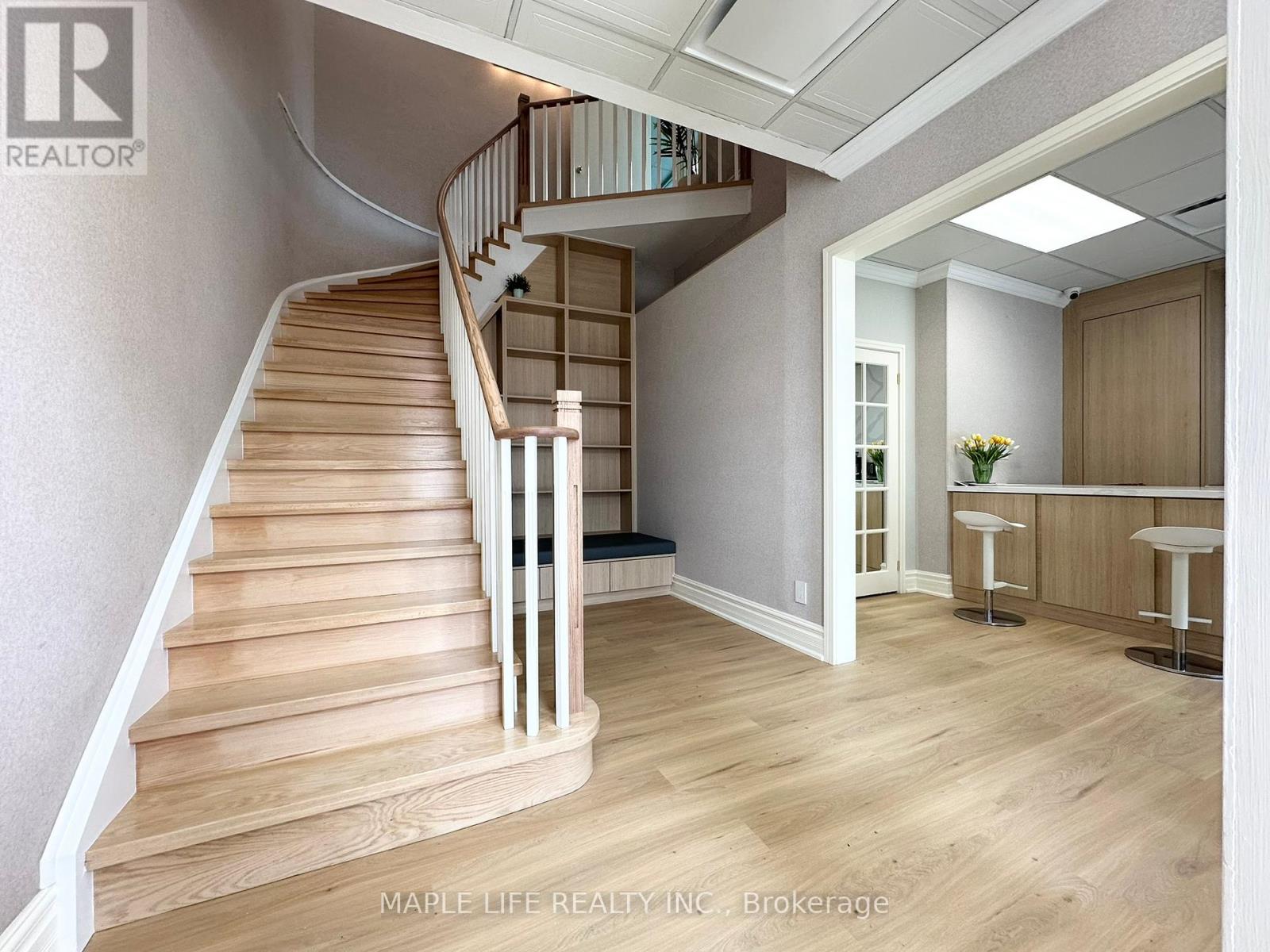 5-B - 30 Wertheim Court, Richmond Hill, Ontario  L4B 1B9 - Photo 3 - N12085215