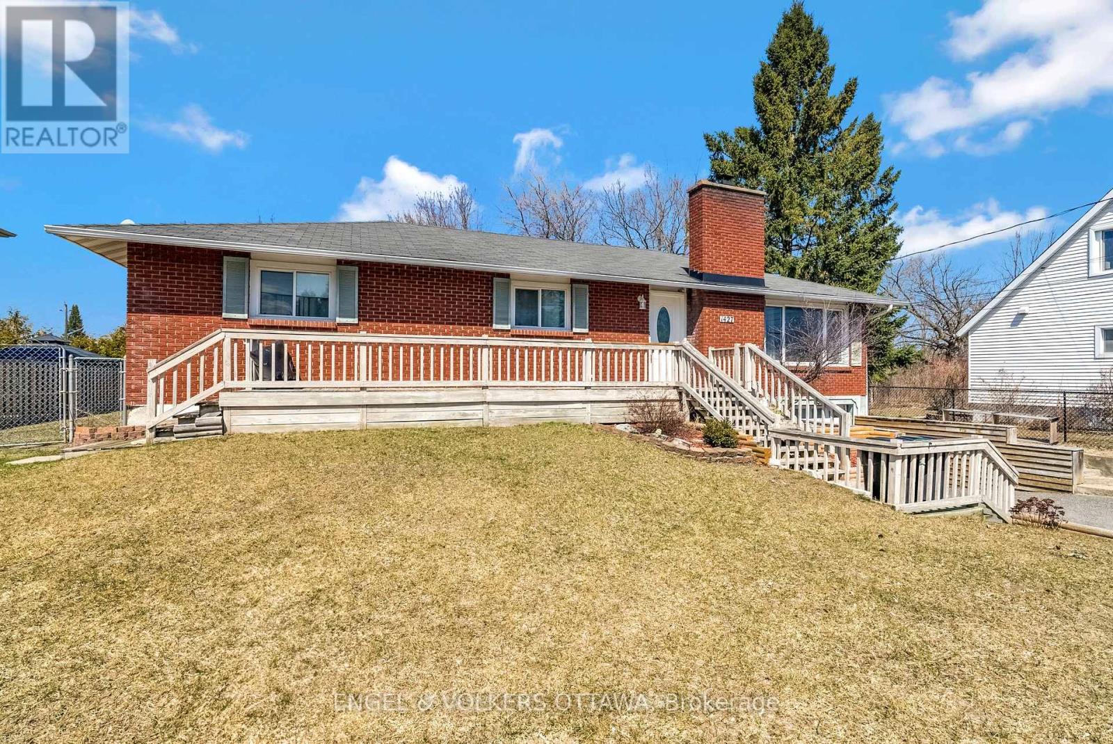 Property at 1427 ROSEBELLA AVENUE image 3