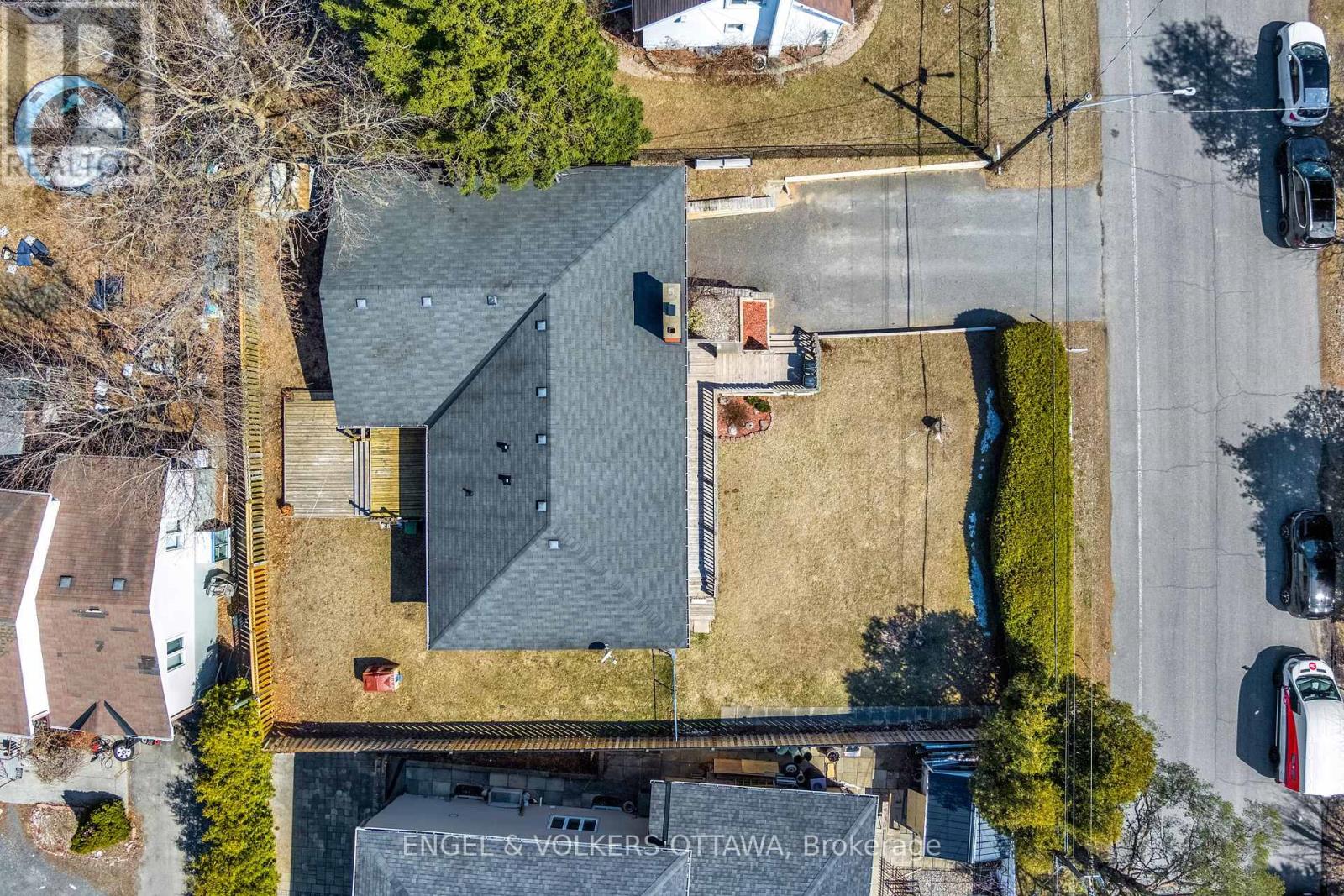 Property at 1427 ROSEBELLA AVENUE image 4