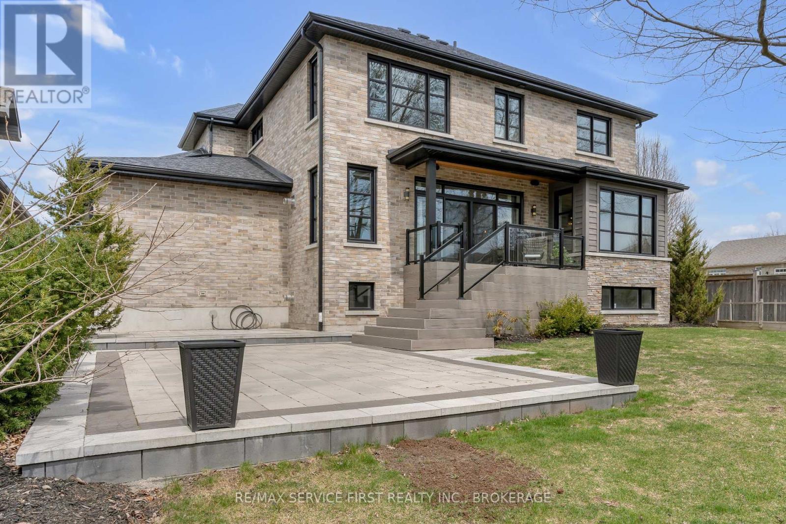 Property at 900 ROSHAN DRIVE image 3