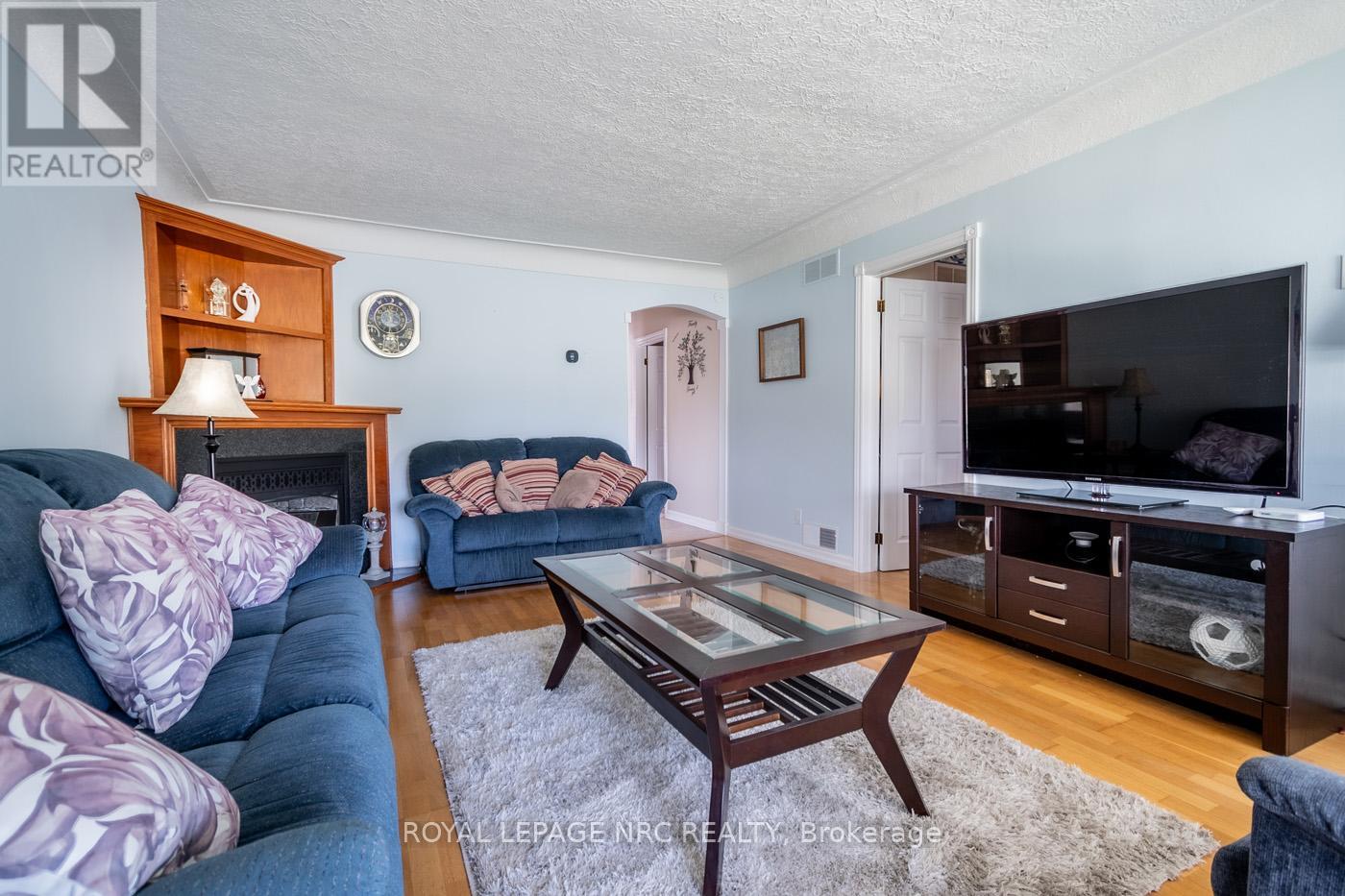 15 Kilgour Avenue, Welland (Broadway), Ontario  L3C 2P8 - Photo 6 - X12106847