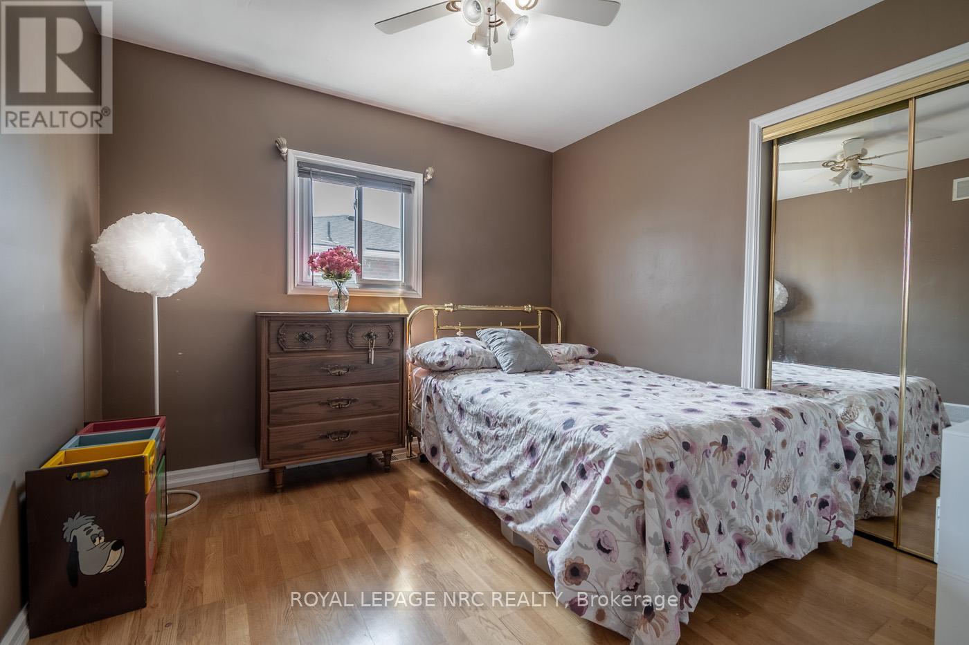 15 Kilgour Avenue, Welland (Broadway), Ontario  L3C 2P8 - Photo 8 - X12106847