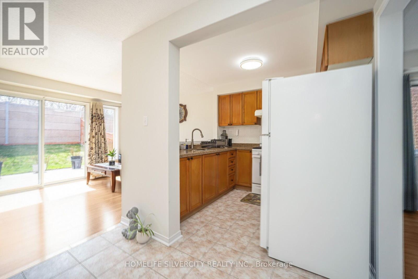 70 Tumbleweed Trail, Brampton, Ontario  L6Y 4Z9 - Photo 11 - W12106771
