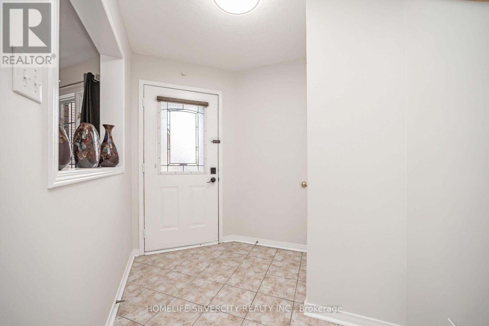 Property at 70 TUMBLEWEED TRAIL image 4