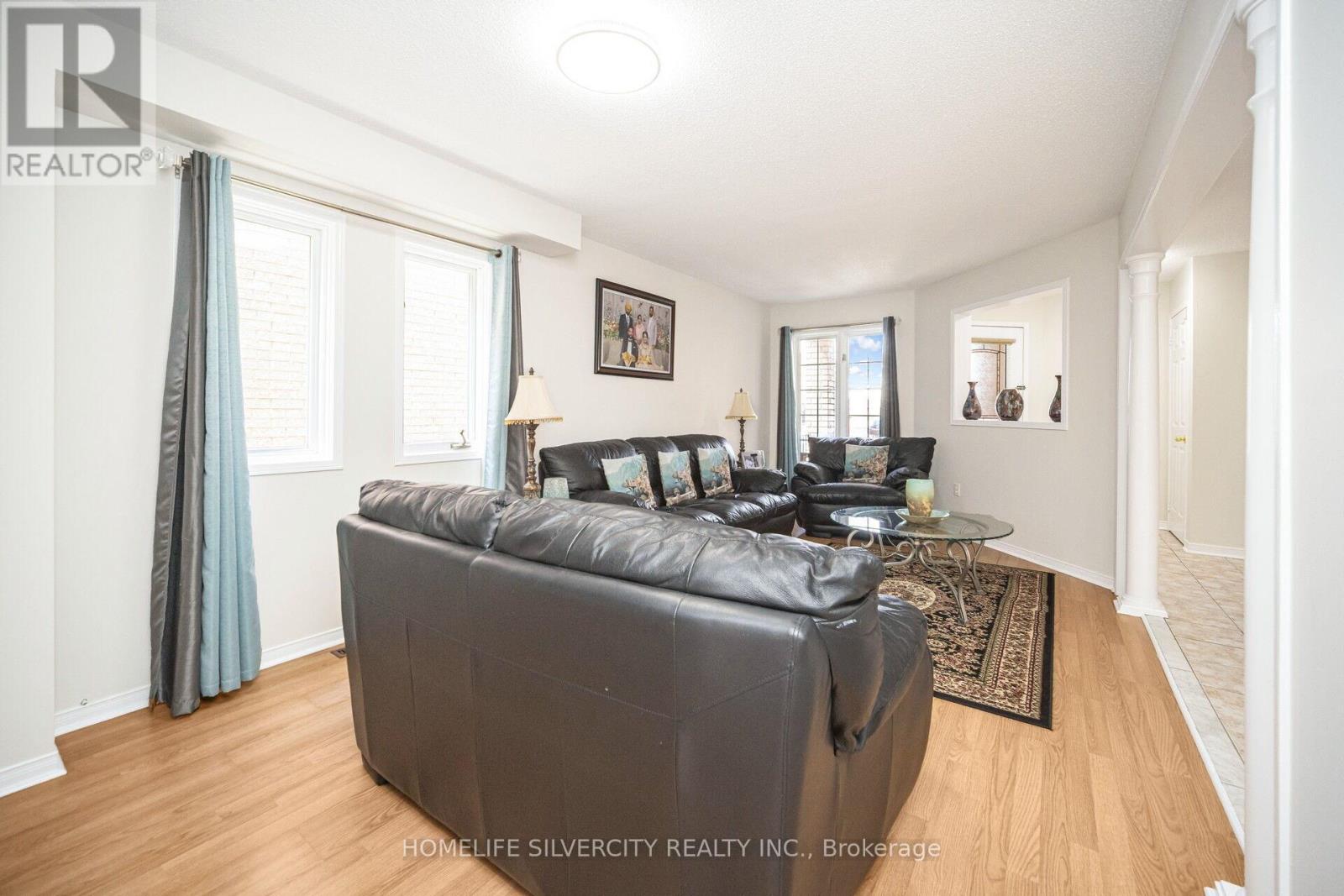 70 Tumbleweed Trail, Brampton, Ontario  L6Y 4Z9 - Photo 9 - W12106771