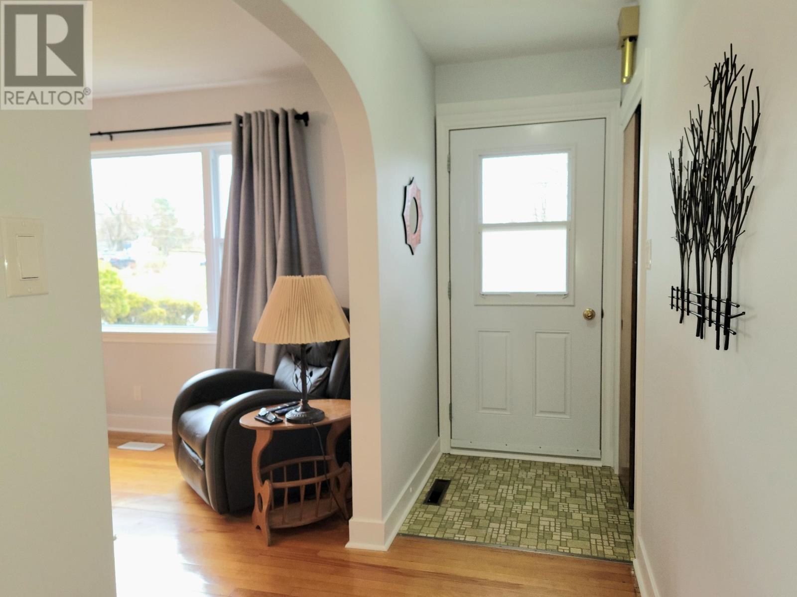 31 South Main Street, Mount Stewart, Prince Edward Island  C0A 1T0 - Photo 2 - 202509003