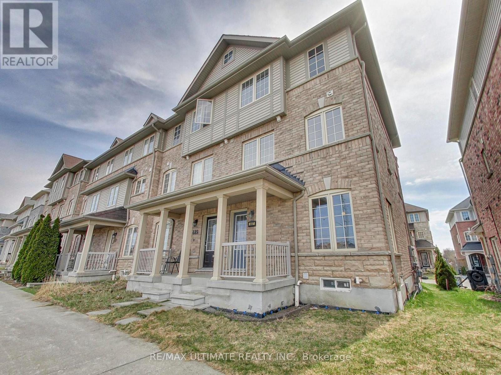 Property at 487 ROSSLAND ROAD E image 2