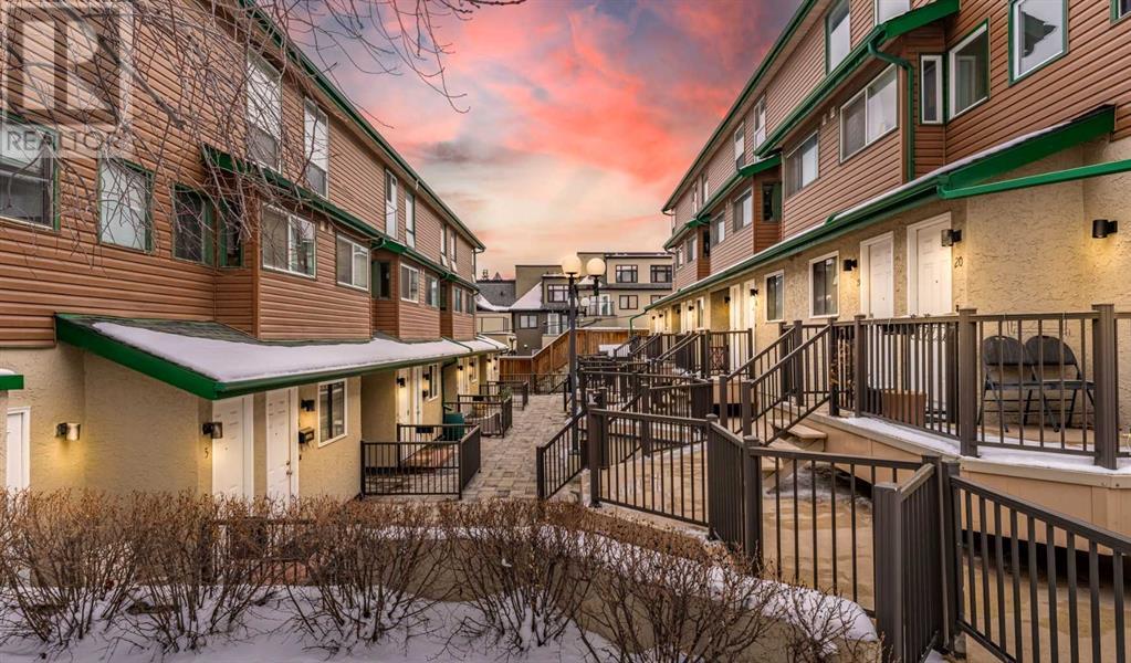 Property at 16, 2400 15 Street SW image 1
