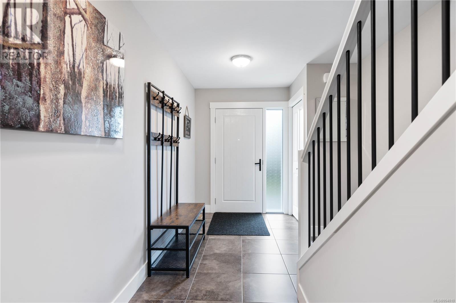 Property at 6028 Monashee Way image 3