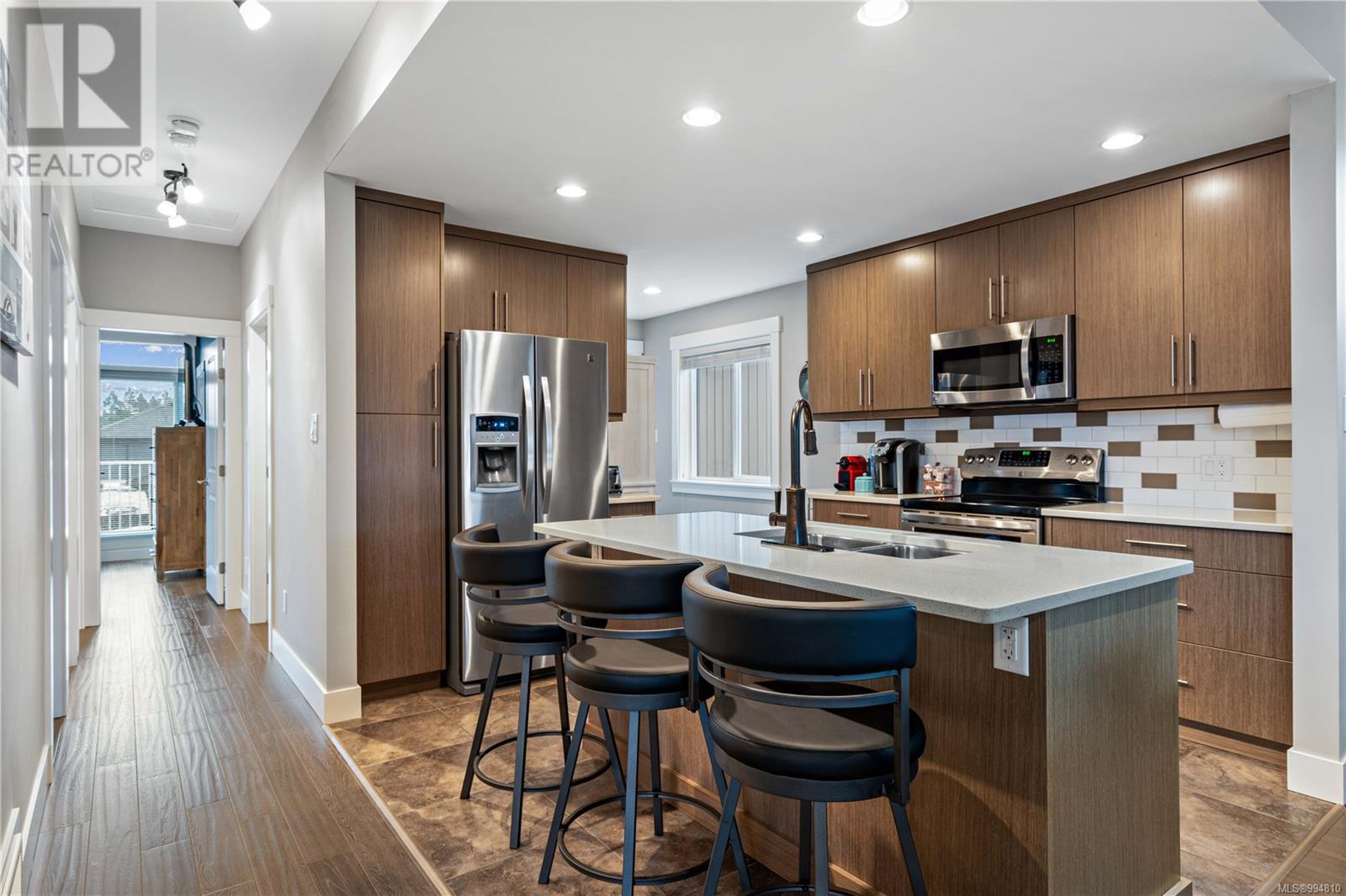 Property at 6028 Monashee Way image 5