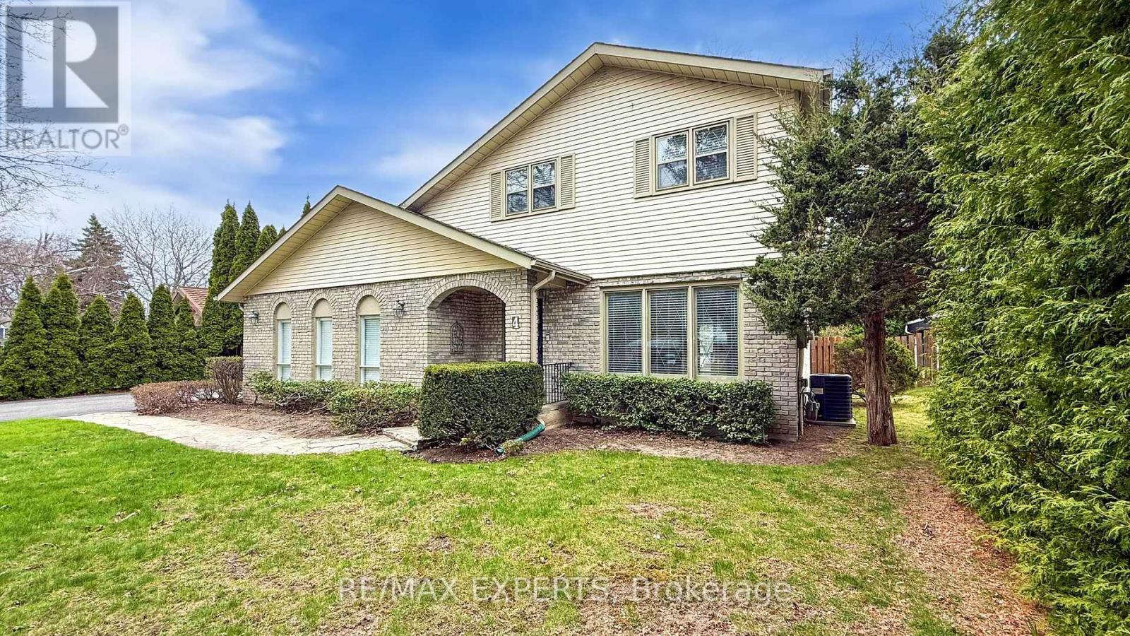 Property at 4 CHRISTMAN COURT image 2