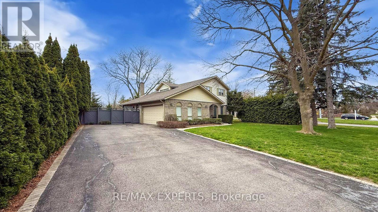 Property at 4 CHRISTMAN COURT image 3