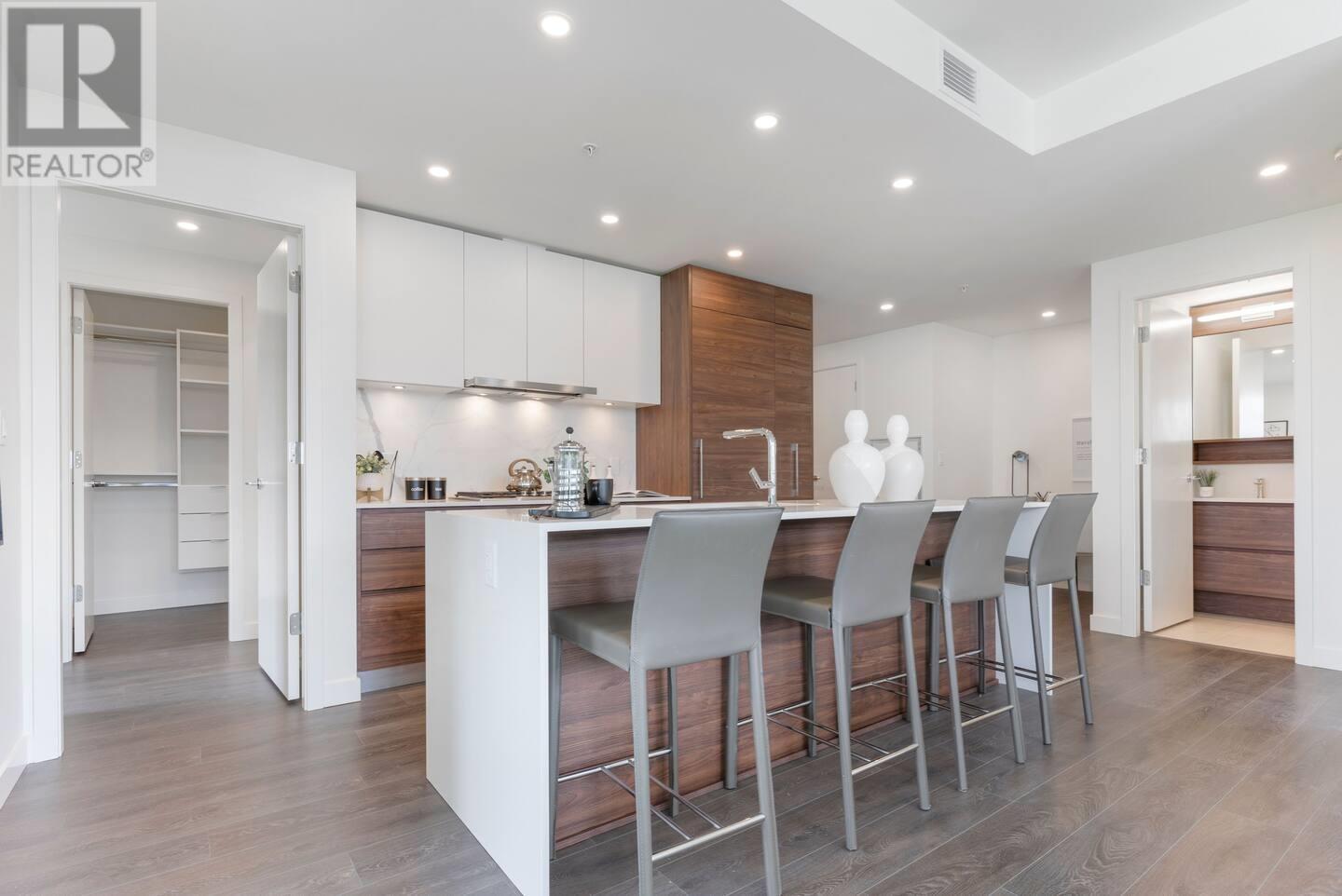 Property at 1703 585 AUSTIN AVENUE image 3