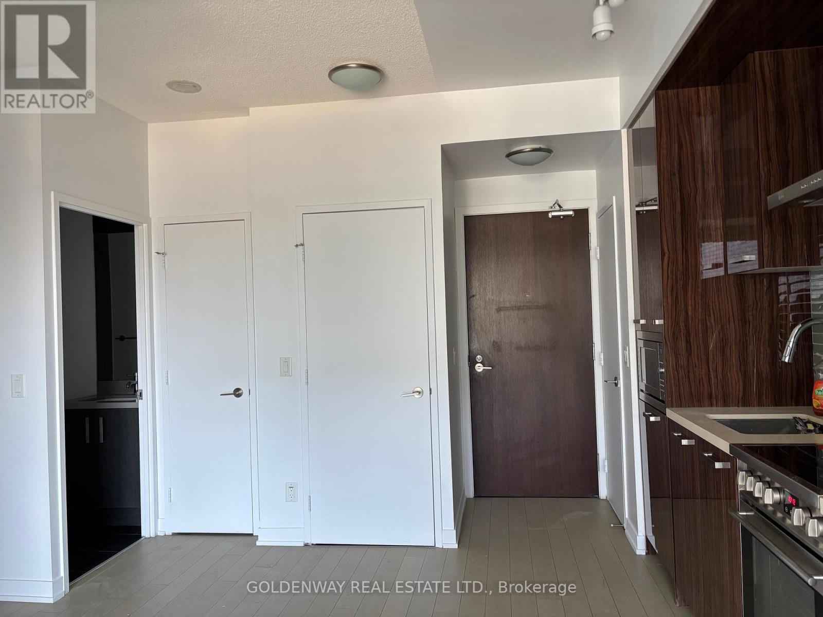S715 - 120 Bayview Avenue, Toronto, Ontario  M5A 0J1 - Photo 4 - C12106882
