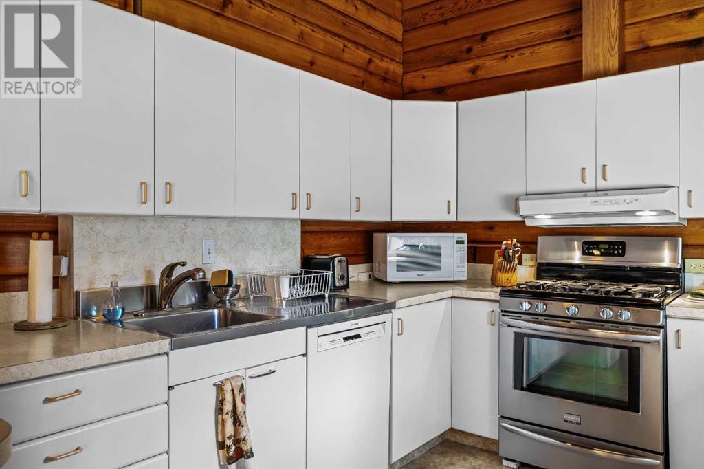 216 Bow Avenue, Banff, Alberta  T1L 1A7 - Photo 7 - A2211789