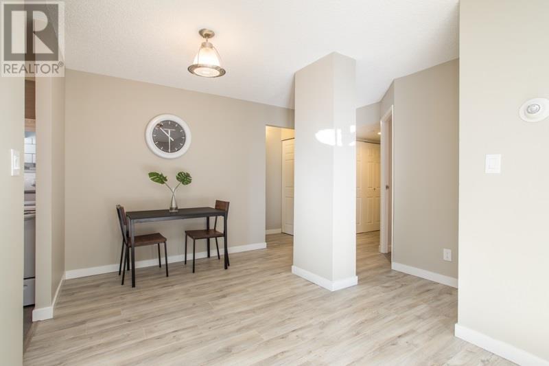 Listing Picture 14 of 32 : 104 7171 BERESFORD STREET, Burnaby / 本拿比 - 魯藝地產 Yvonne Lu Group - MLS Medallion Club Member