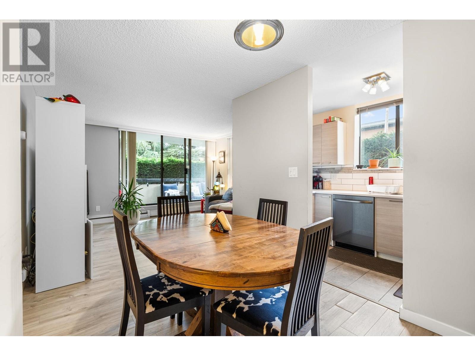 Listing Picture 16 of 32 : 104 7171 BERESFORD STREET, Burnaby / 本拿比 - 魯藝地產 Yvonne Lu Group - MLS Medallion Club Member
