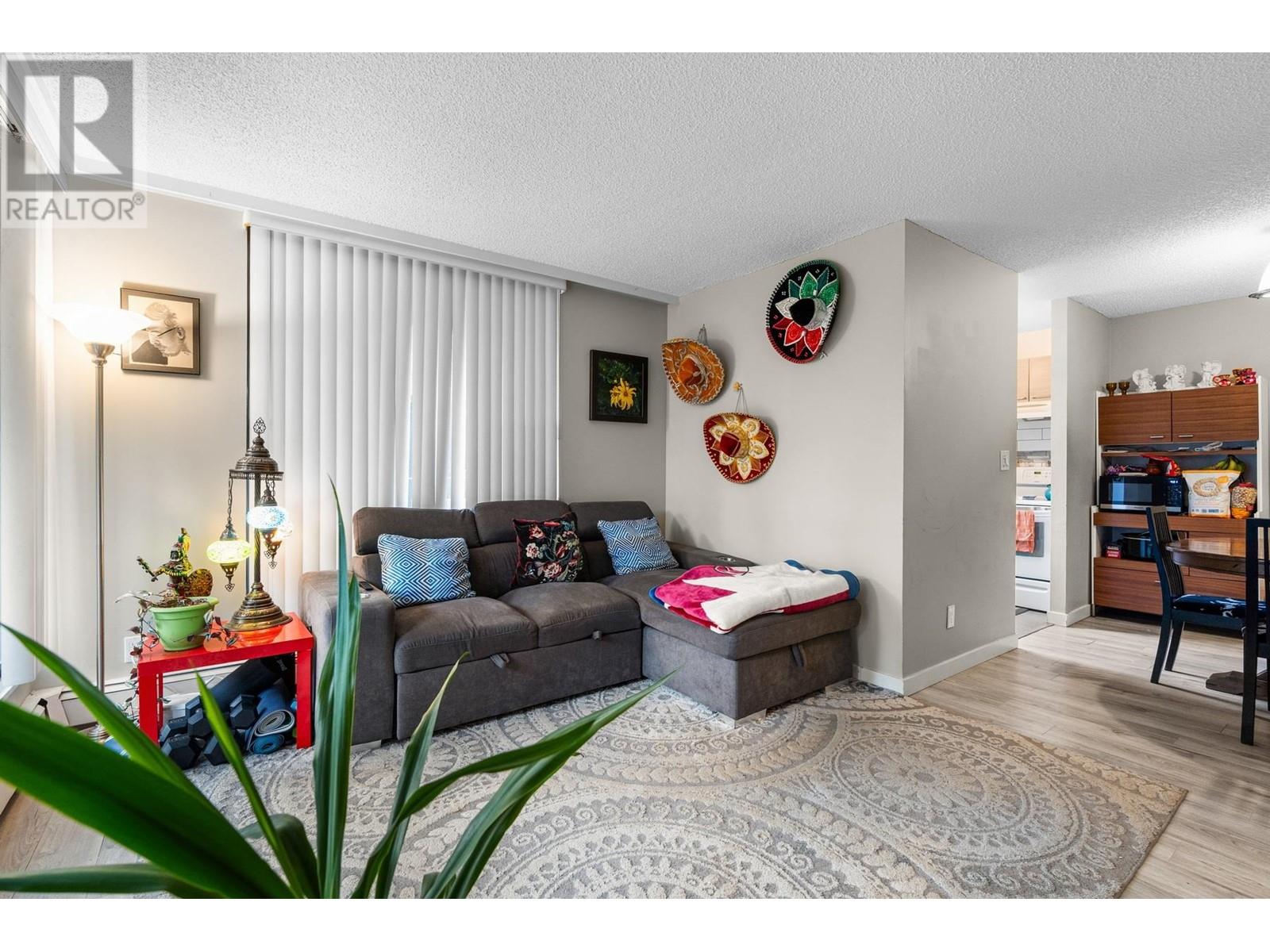 Listing Picture 10 of 32 : 104 7171 BERESFORD STREET, Burnaby / 本拿比 - 魯藝地產 Yvonne Lu Group - MLS Medallion Club Member