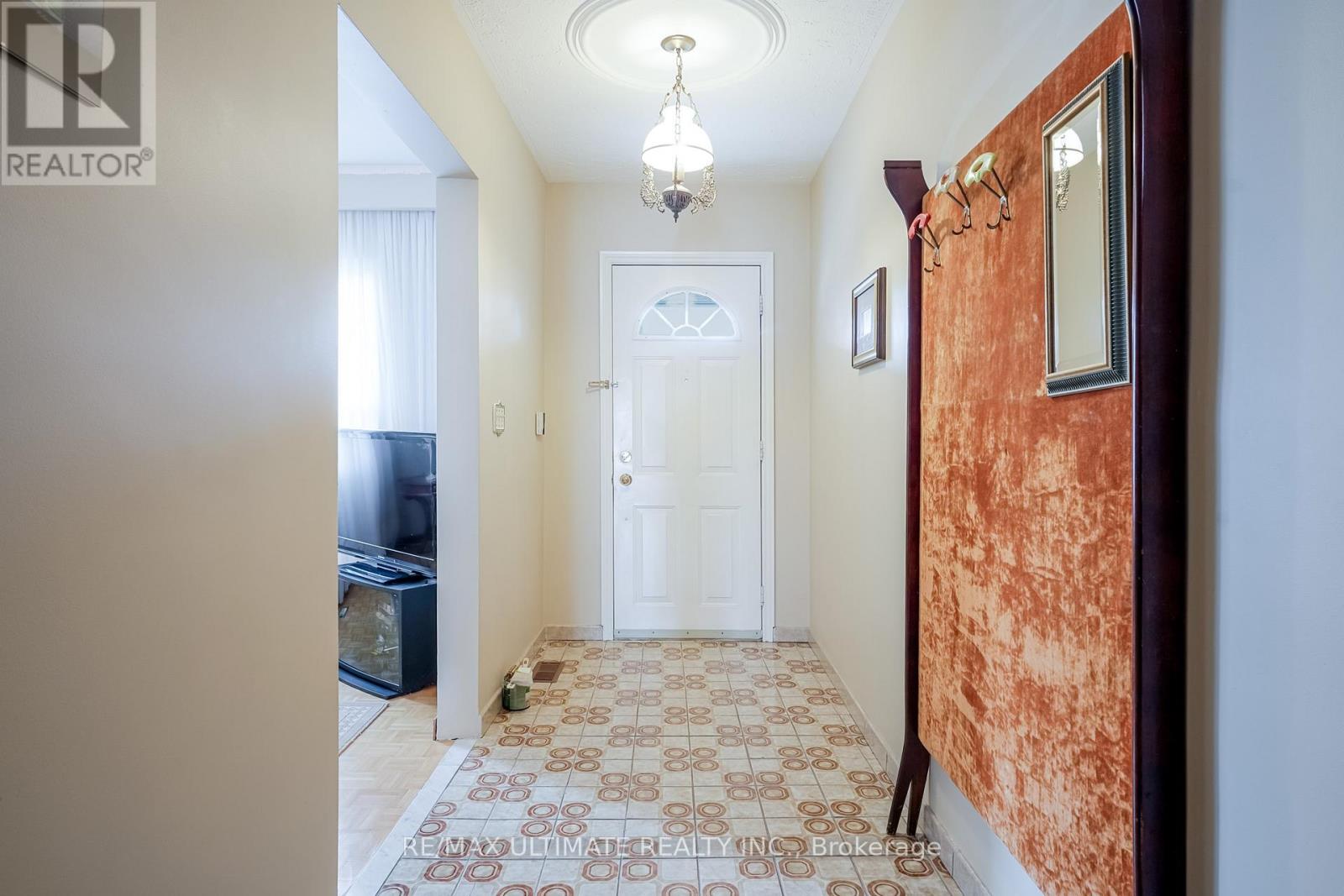 Property at 8 DONCASTER AVENUE image 4