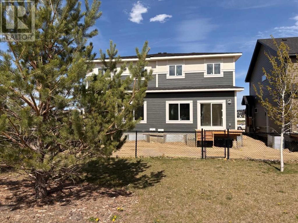 Property at 252 Legacy Glen Parade SE image 5