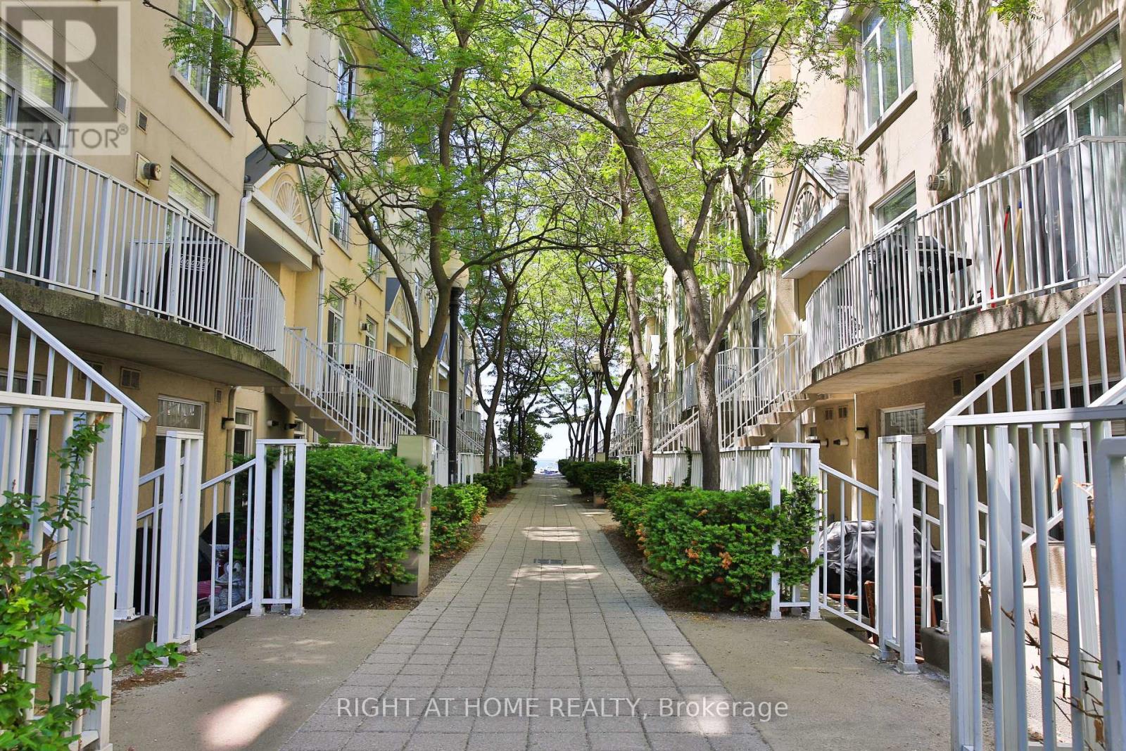 Property at 161 - 28 STADIUM ROAD image 3