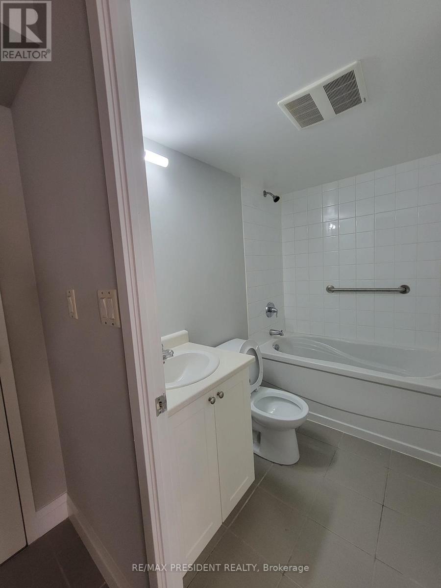 104 - 816 Lansdowne Avenue, Toronto, Ontario  M6H 4K6 - Photo 9 - W12106946