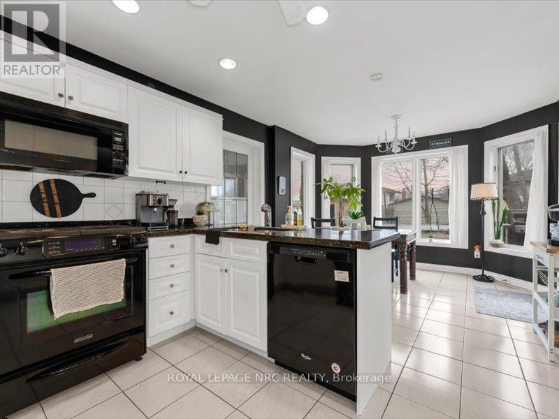 Property at 358 GRANTHAM AVENUE image 5