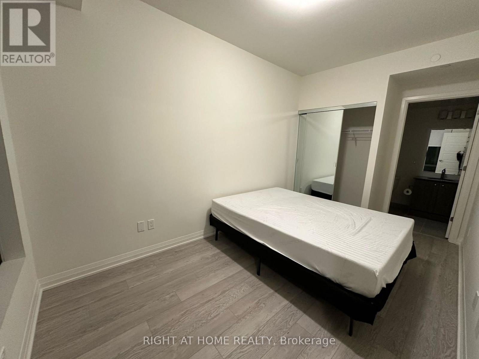 520 - 3006 William Cutmore Boulevard, Oakville, Ontario  L6H 7V8 - Photo 8 - W12106969