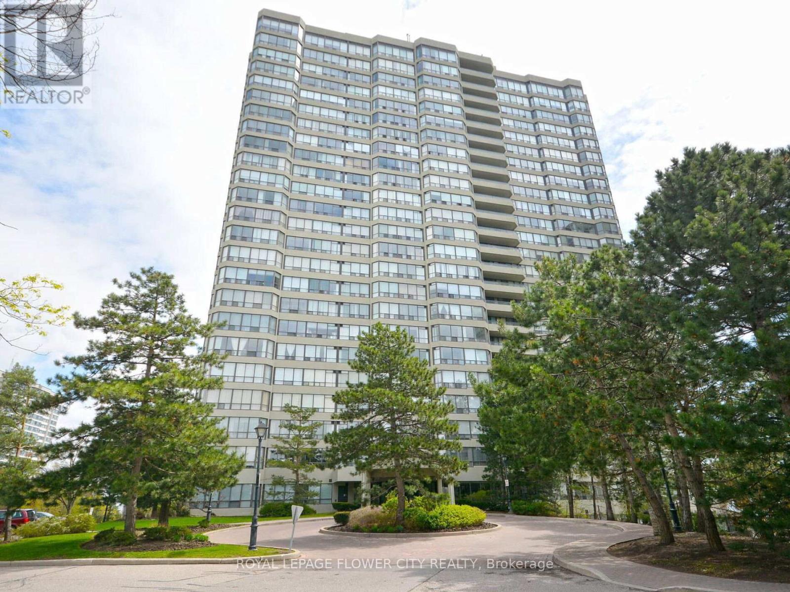 710 - 22 Hanover Road, Brampton, Ontario  L6S 5K7 - Photo 1 - W12106970