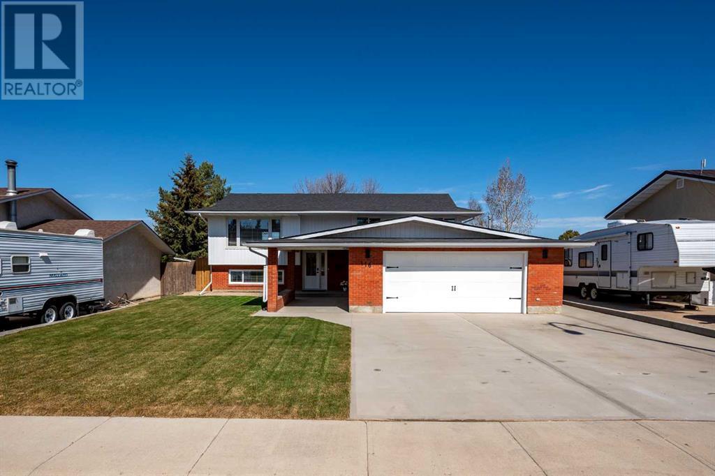 116 Shields Crescent Se, Medicine Hat, Alberta  T1B 2K1 - Photo 1 - A2212804