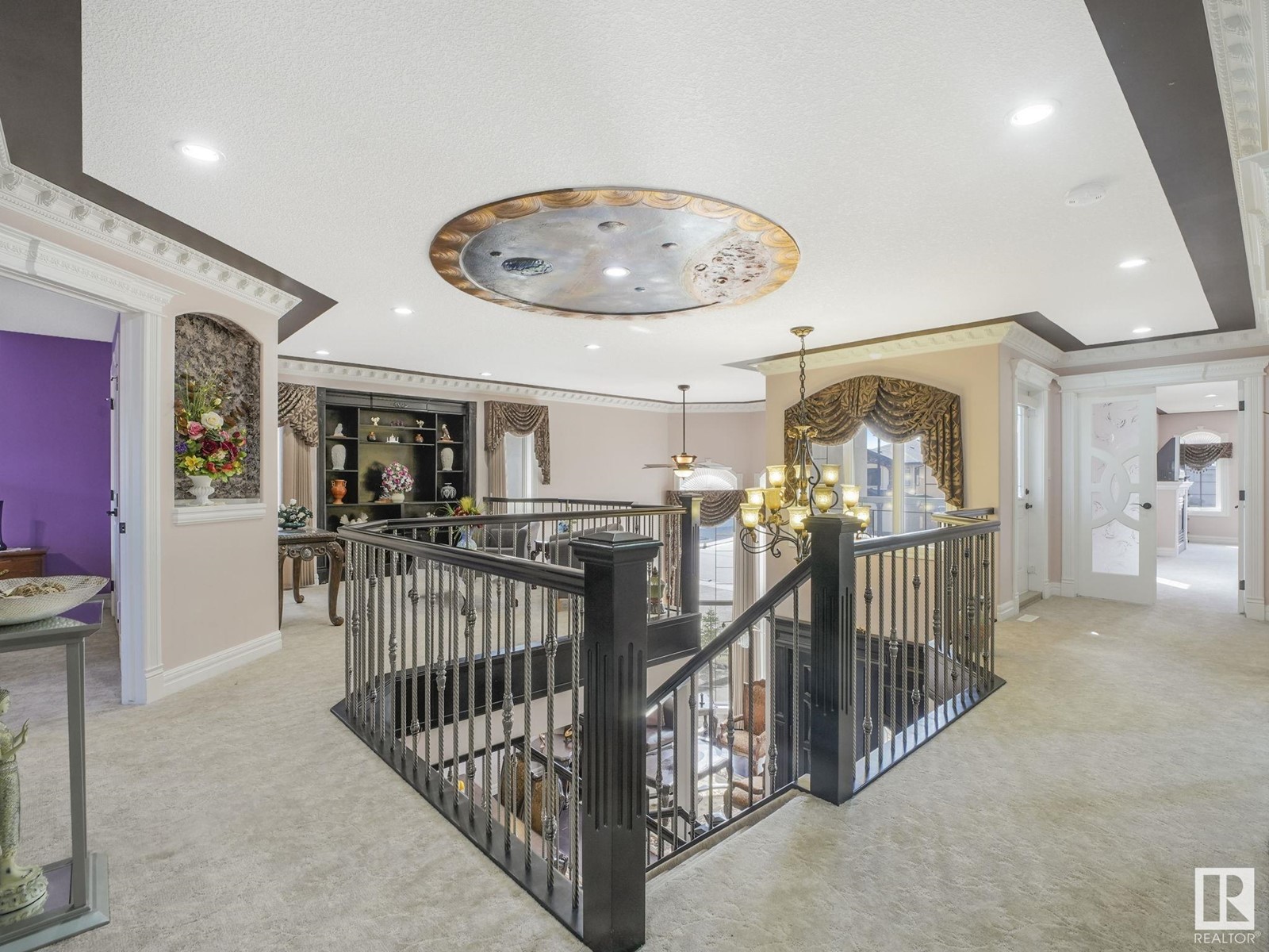 Property at 852 WILDWOOD CR NW image 2