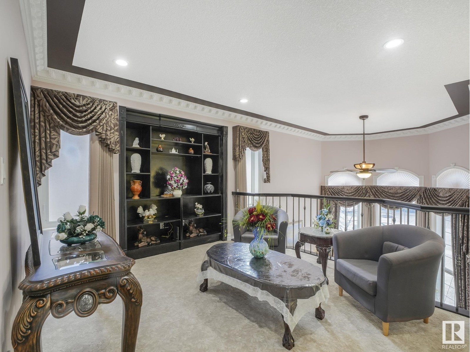 Property at 852 WILDWOOD CR NW image 3