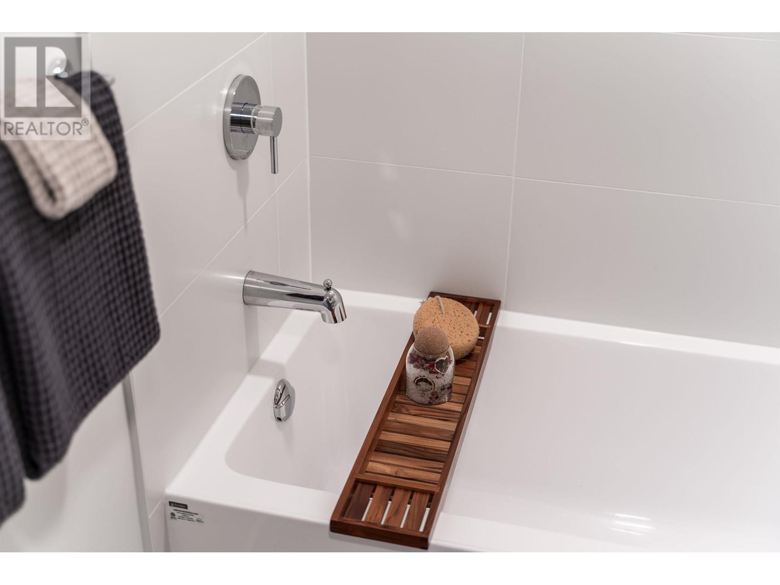 205 2419 Grant Street, Vancouver, British Columbia  V0V 0V0 - Photo 28 - R2985214