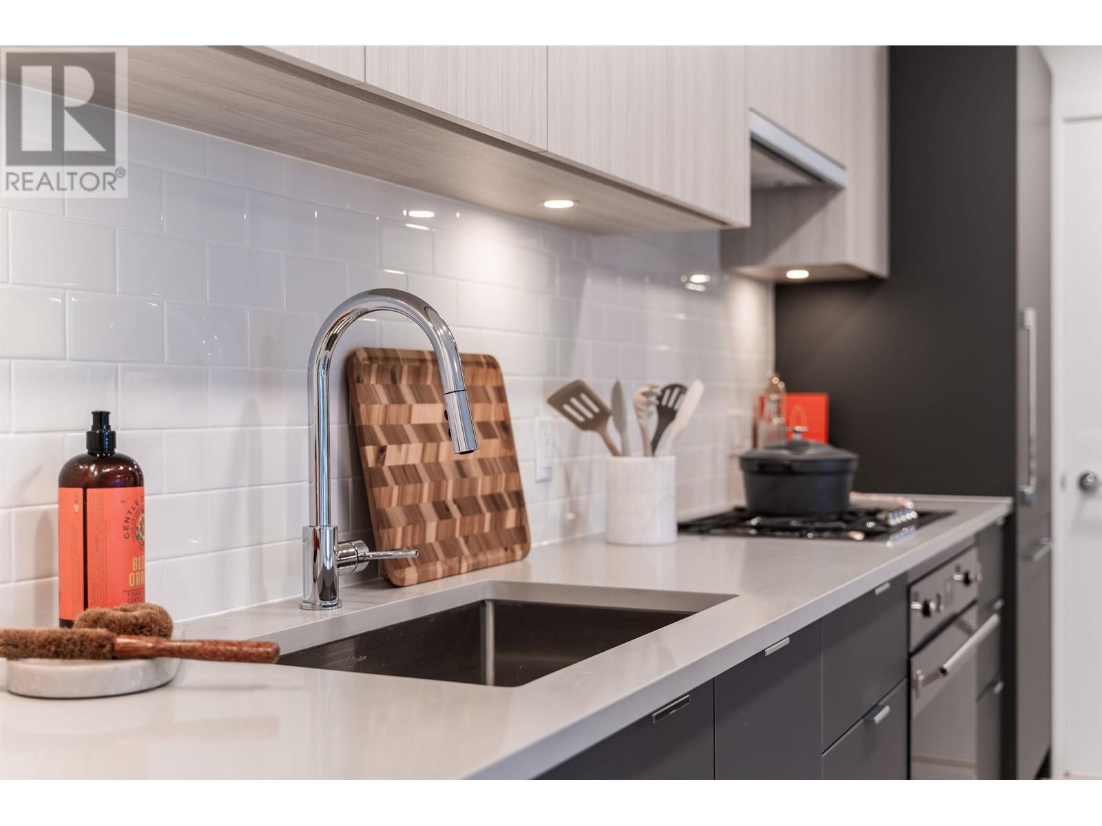 205 2419 Grant Street, Vancouver, British Columbia  V0V 0V0 - Photo 7 - R2985214