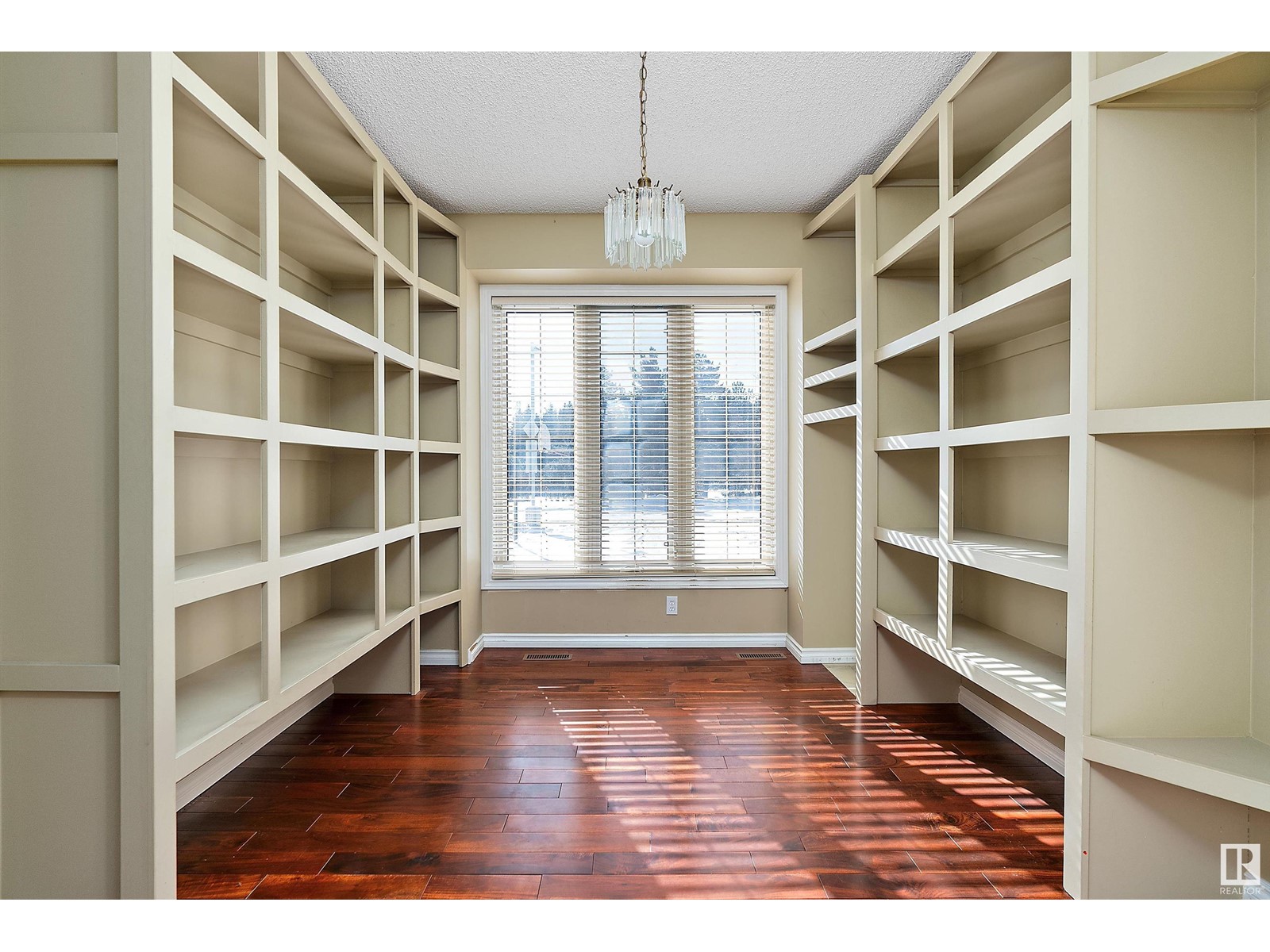 Property at 956 OGILVIE BV NW image 4