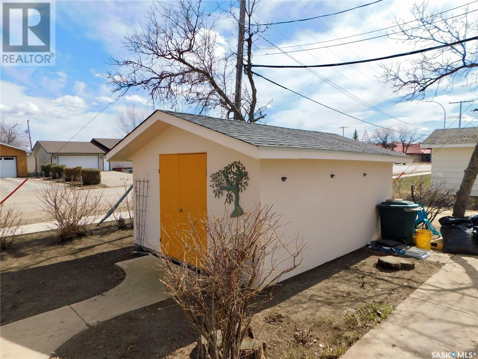 254 2nd Avenue E, Gravelbourg, Saskatchewan  S0H 1X0 - Photo 32 - SK002333