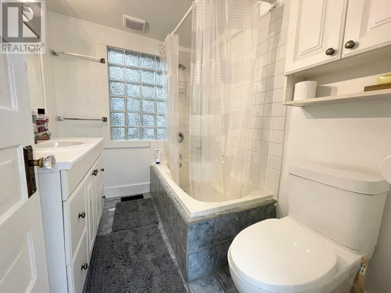 Listing Picture 17 of 34 : 1620 MCLEAN DRIVE, Vancouver / 溫哥華 - 魯藝地產 Yvonne Lu Group - MLS Medallion Club Member