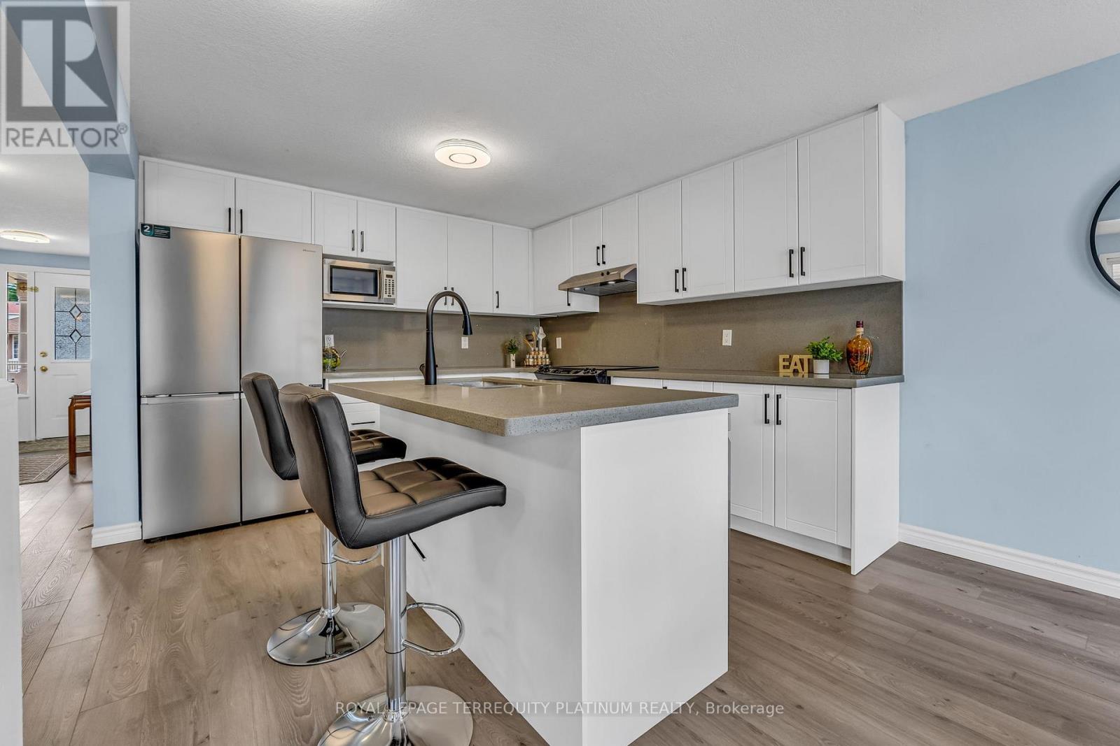 Property at 46 DEERPATH DRIVE image 5