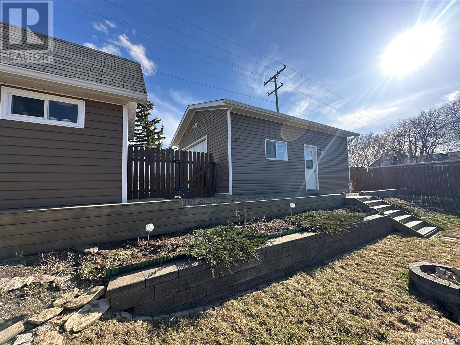 Property at 262 Burke CRESCENT image 4