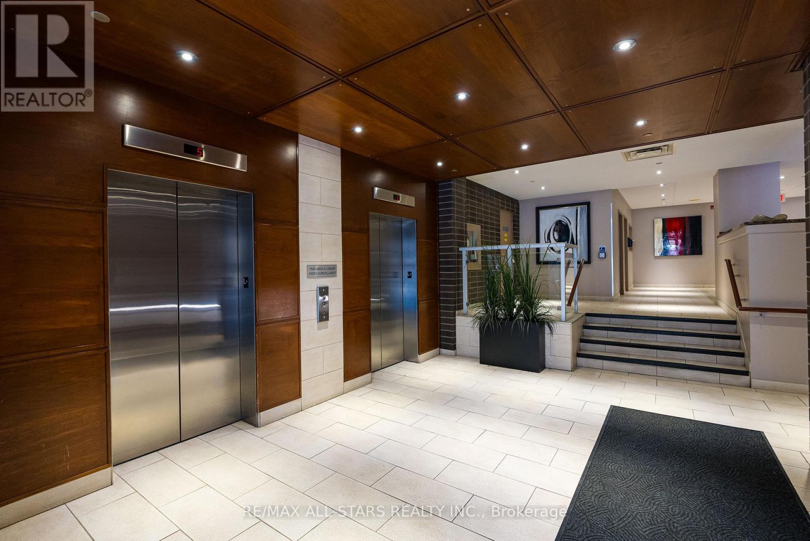 Property at 314 - 44 BOND STREET W image 3