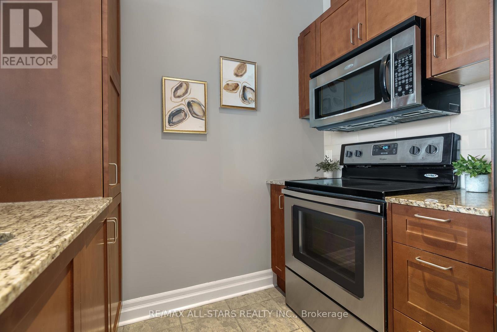Property at 314 - 44 BOND STREET W image 4