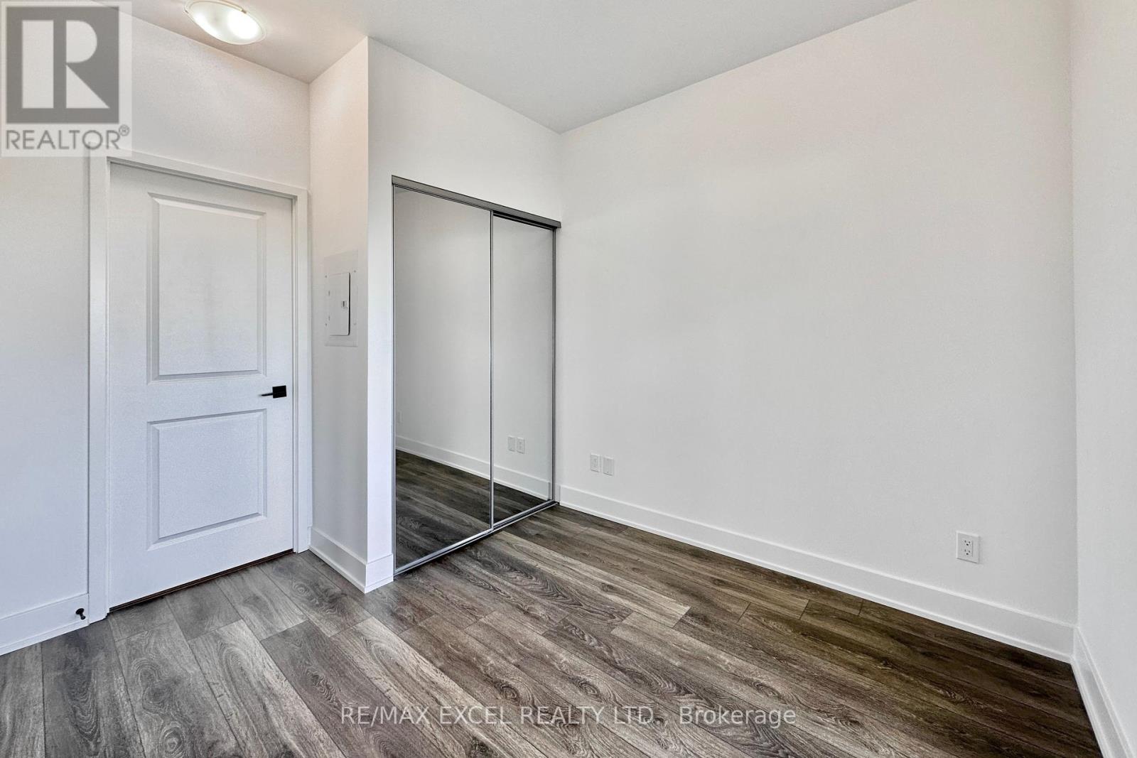 429 - 2485 Taunton Road, Oakville (Ro River Oaks), Ontario  L6H 3R9 - Photo 8 - W12107029