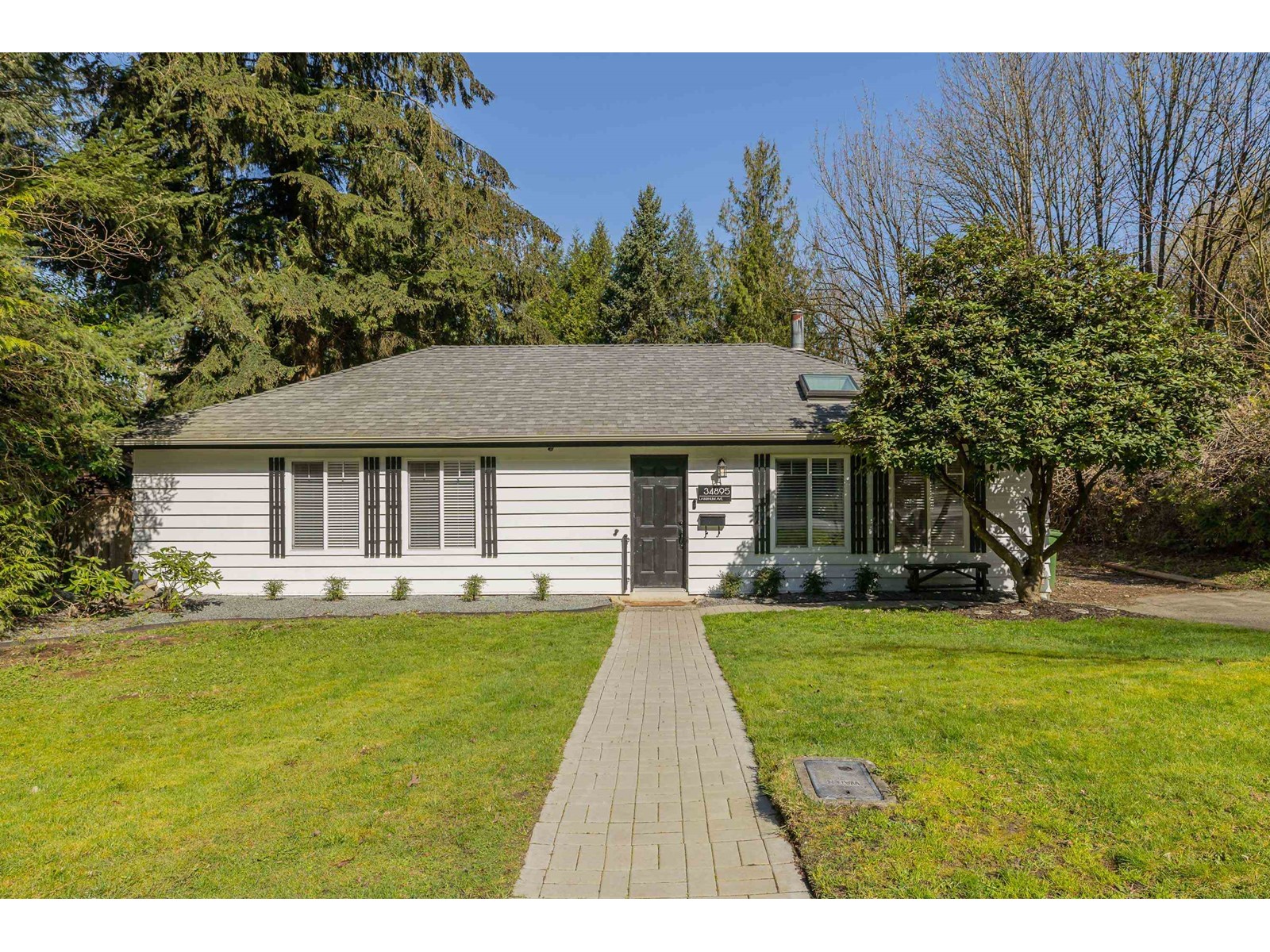 Property at 34895 LABURNUM AVENUE image 2