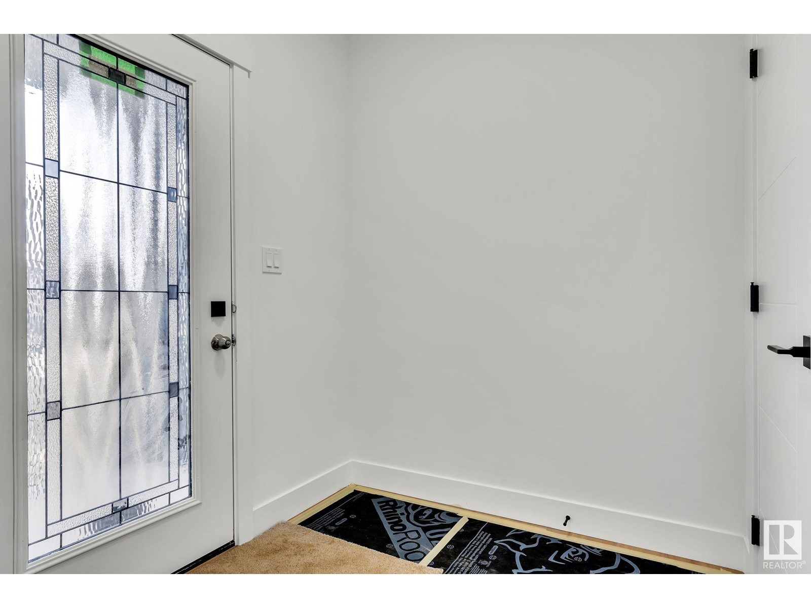Property at 2508 210 ST NW image 3