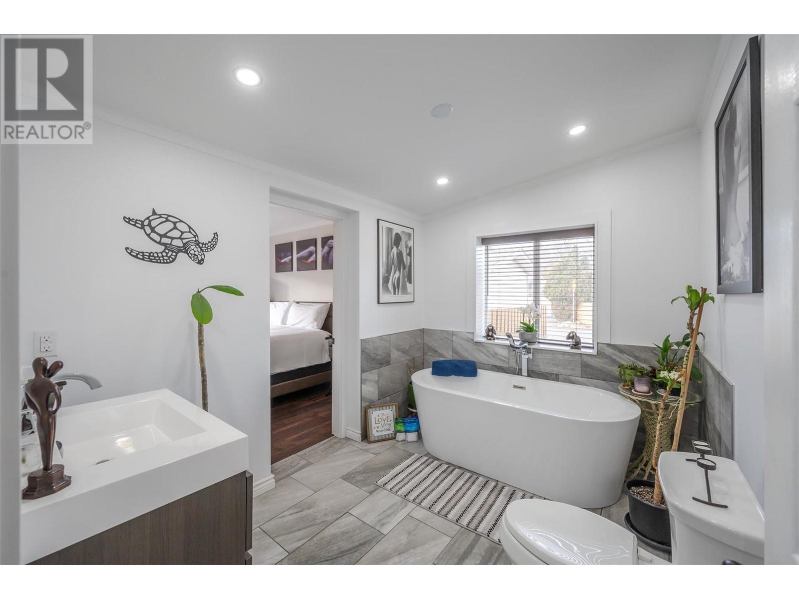 156 Mcculloch Drive, Penticton, British Columbia  V2A 3P7 - Photo 17 - 10337068