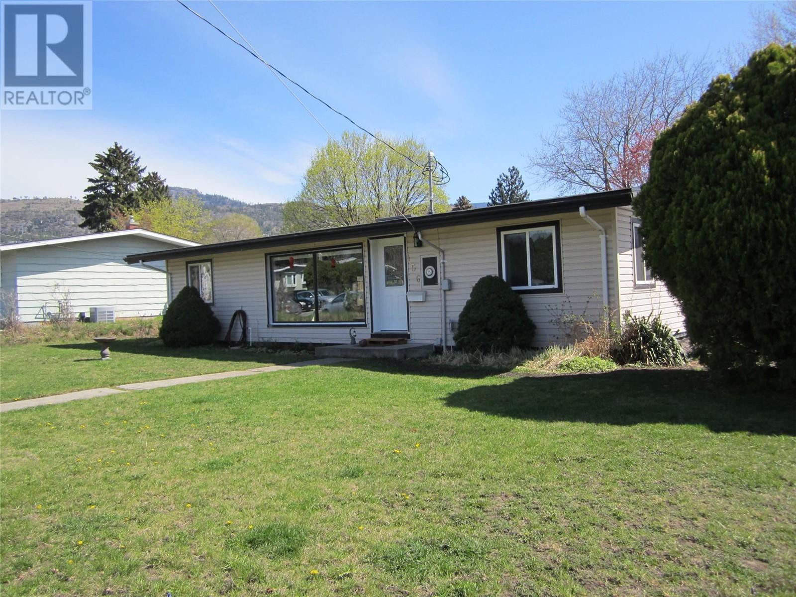 156 Mcculloch Drive, Penticton, British Columbia  V2A 3P7 - Photo 2 - 10337068