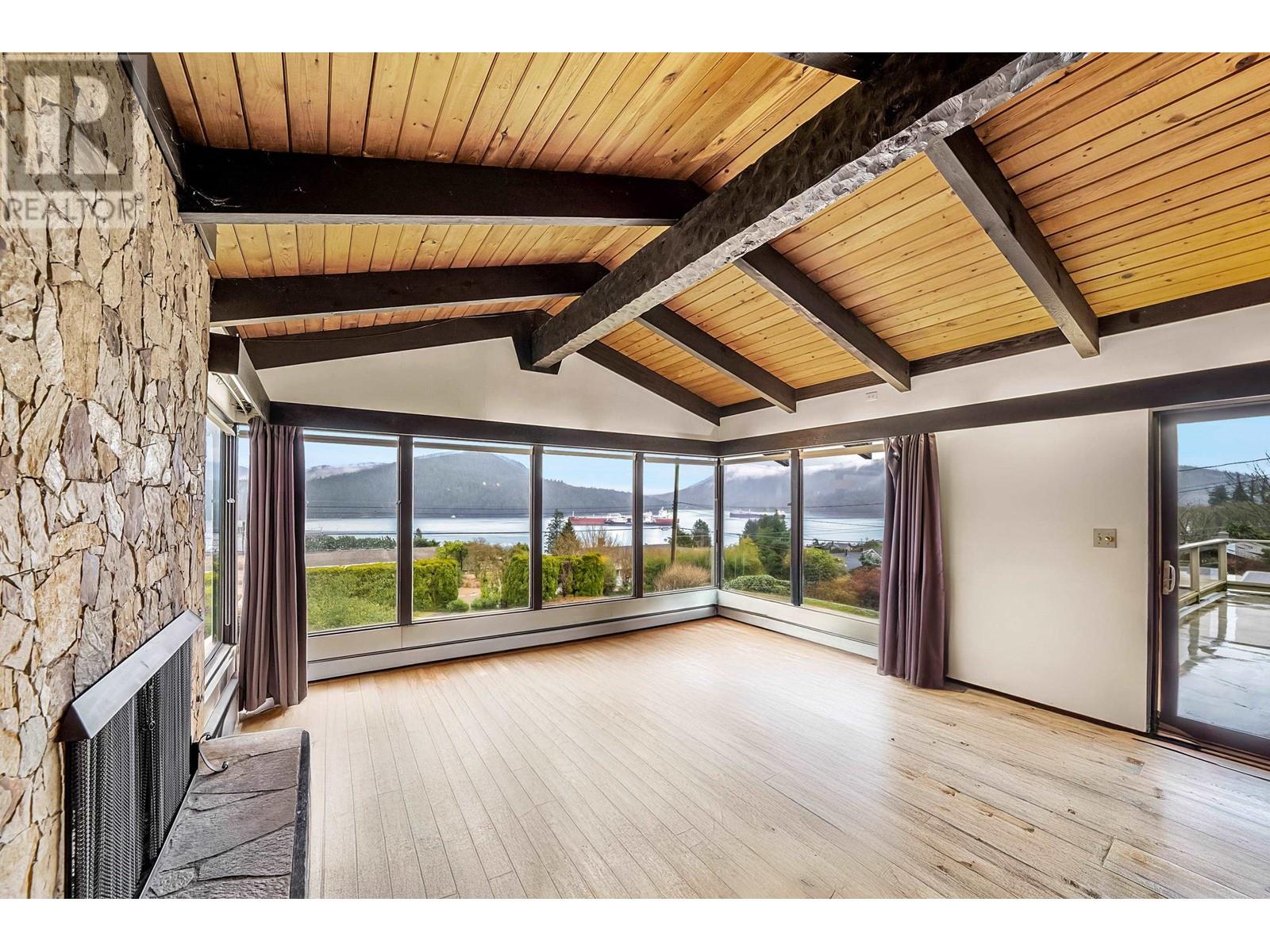 Property at 645 BAYCREST DRIVE image 2